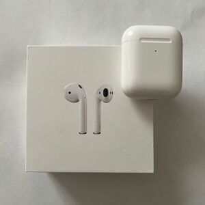 Apple White Bluetooth Earbuds 2nd gen